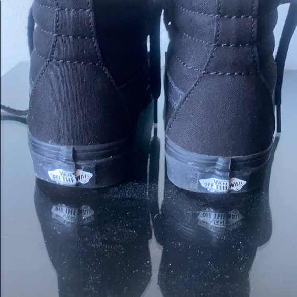 VANS - Picture 3 of 3